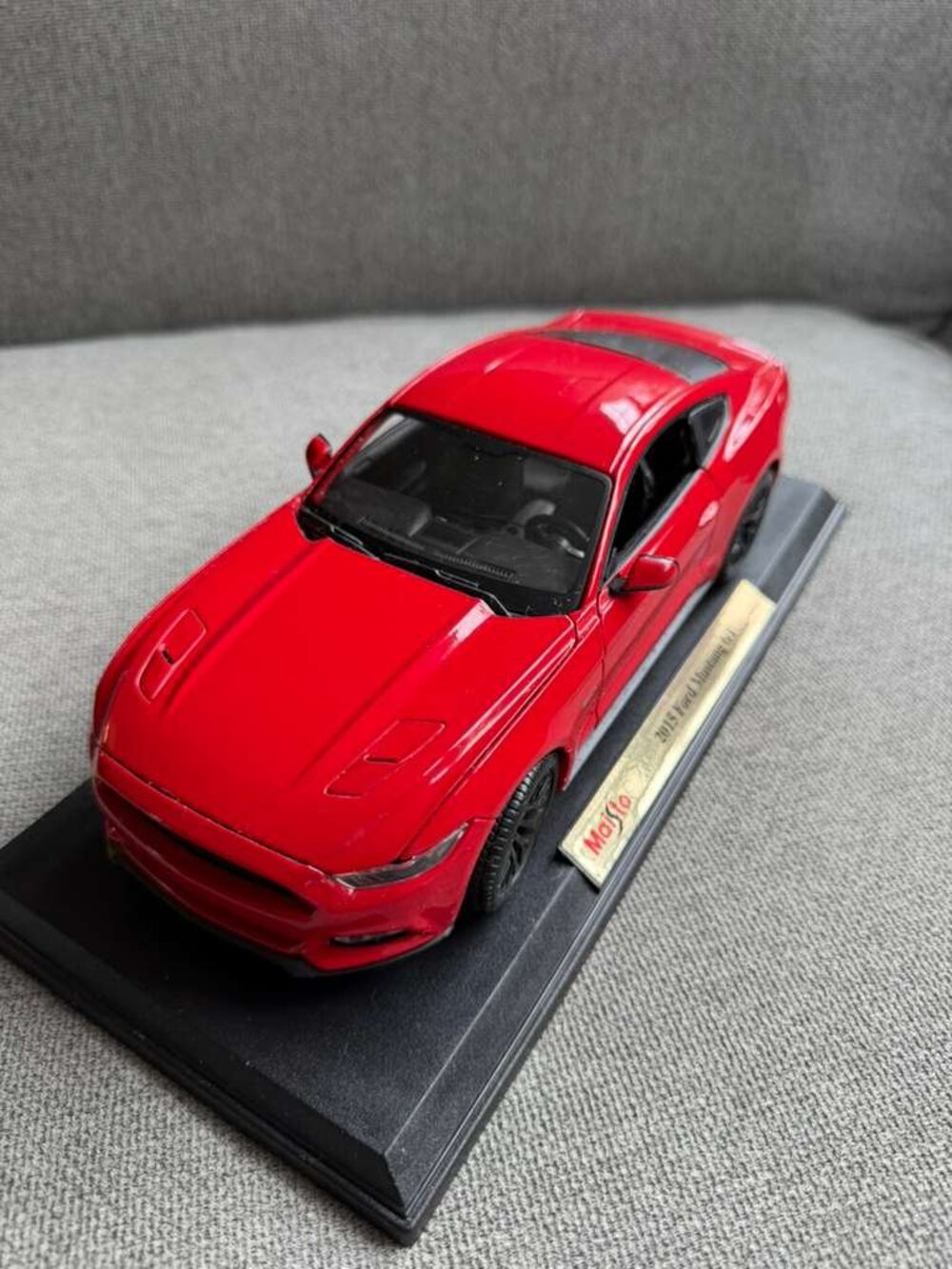 2015 Ford Mustang GT – Red Diecast 1:24 Scale Model - Welly 24062RD